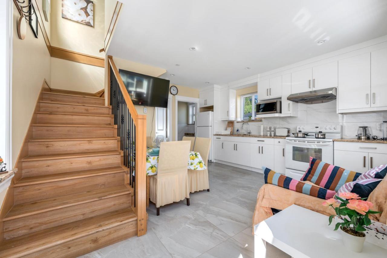 Three Bedrooms Brand New Laneway House Near Public Transit バンクーバー エクステリア 写真